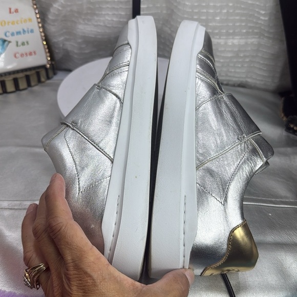 (H) Cole Haan GrandPro Rally Velcro
Sneaker size: Women's 9B - Picture 13 of 16